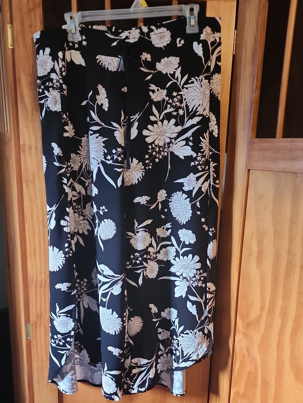 Women’s Black Floral Pull-On Palazzo Pants